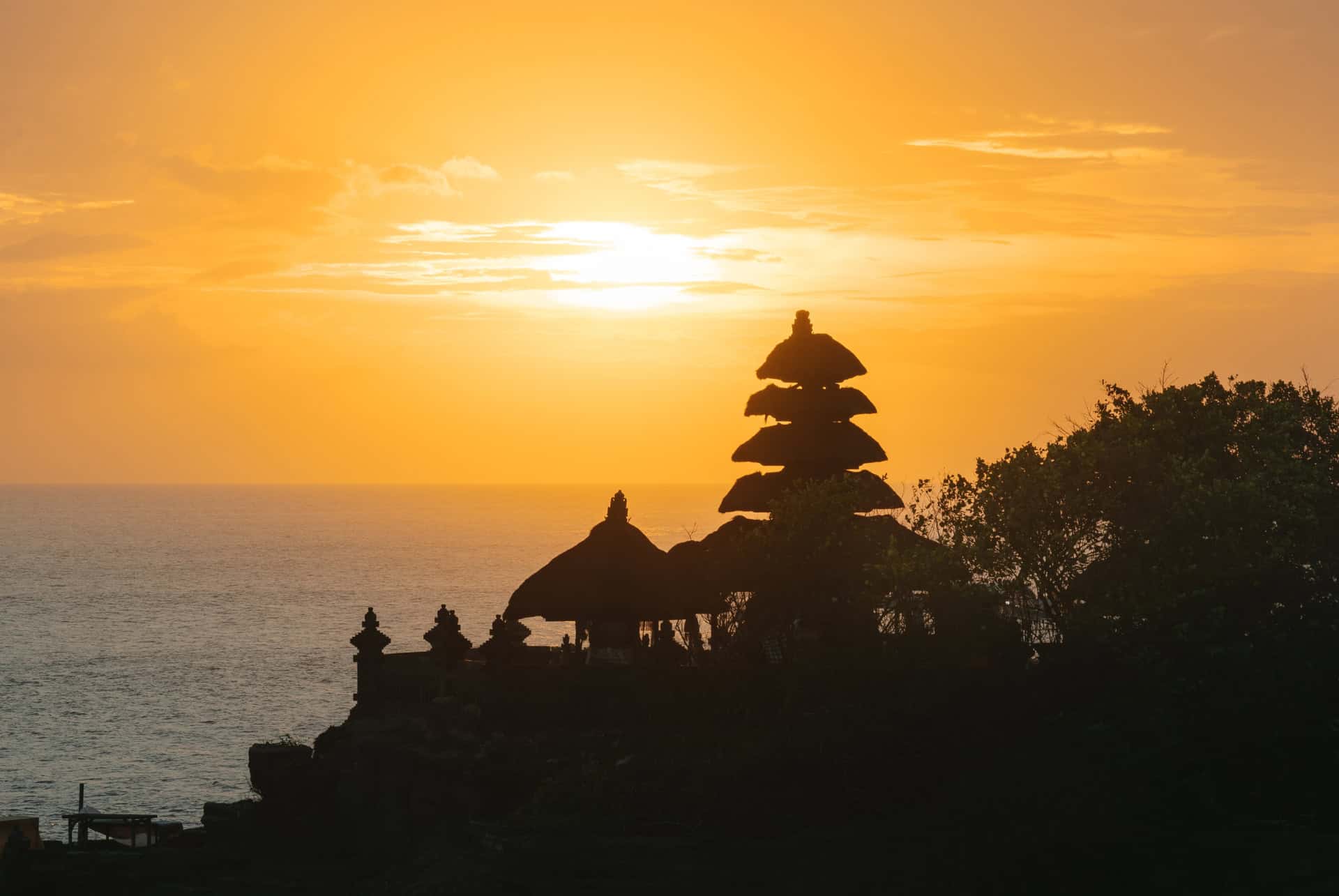 tanah lot coucher soleil