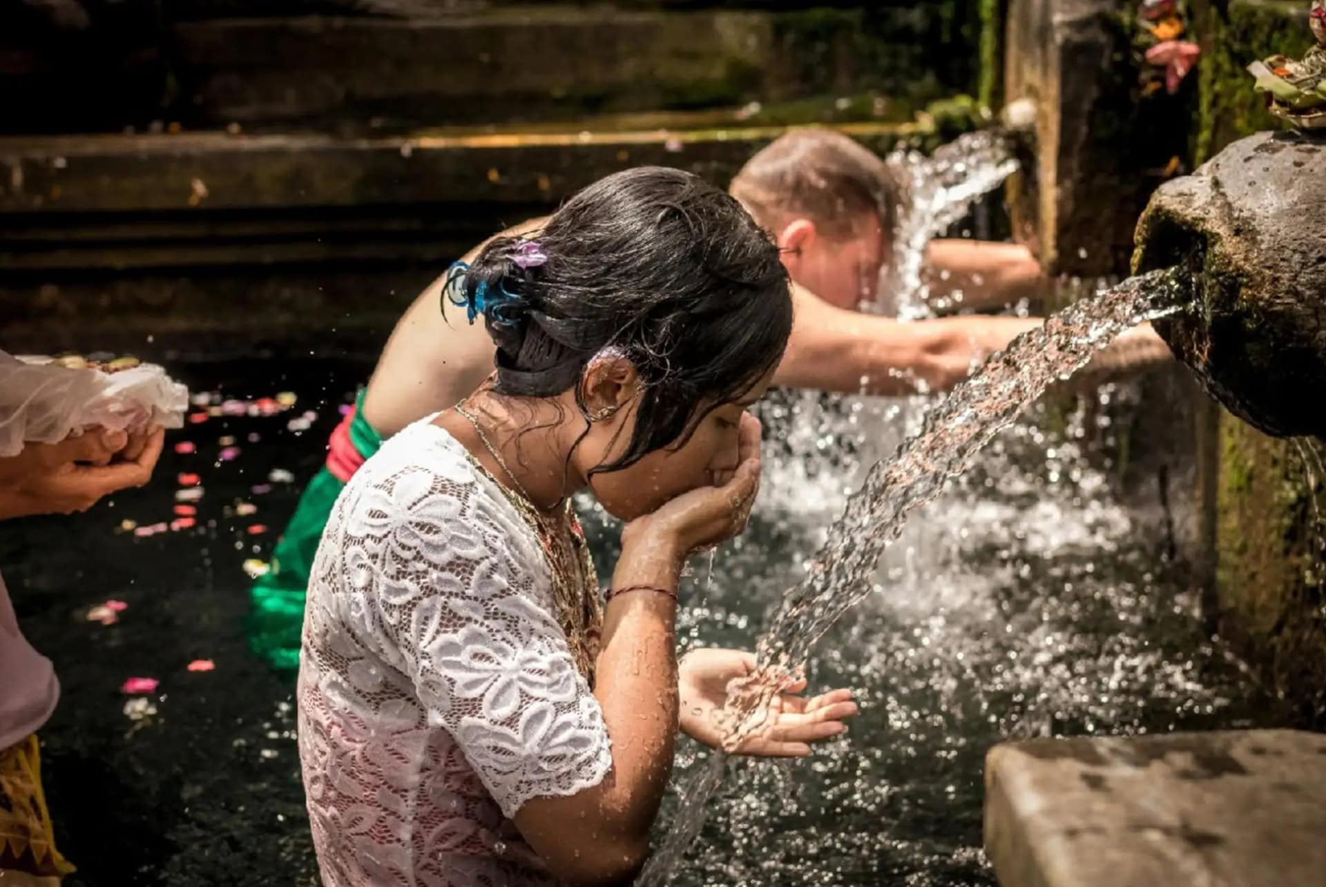 purification au temple de eau pres de ubud