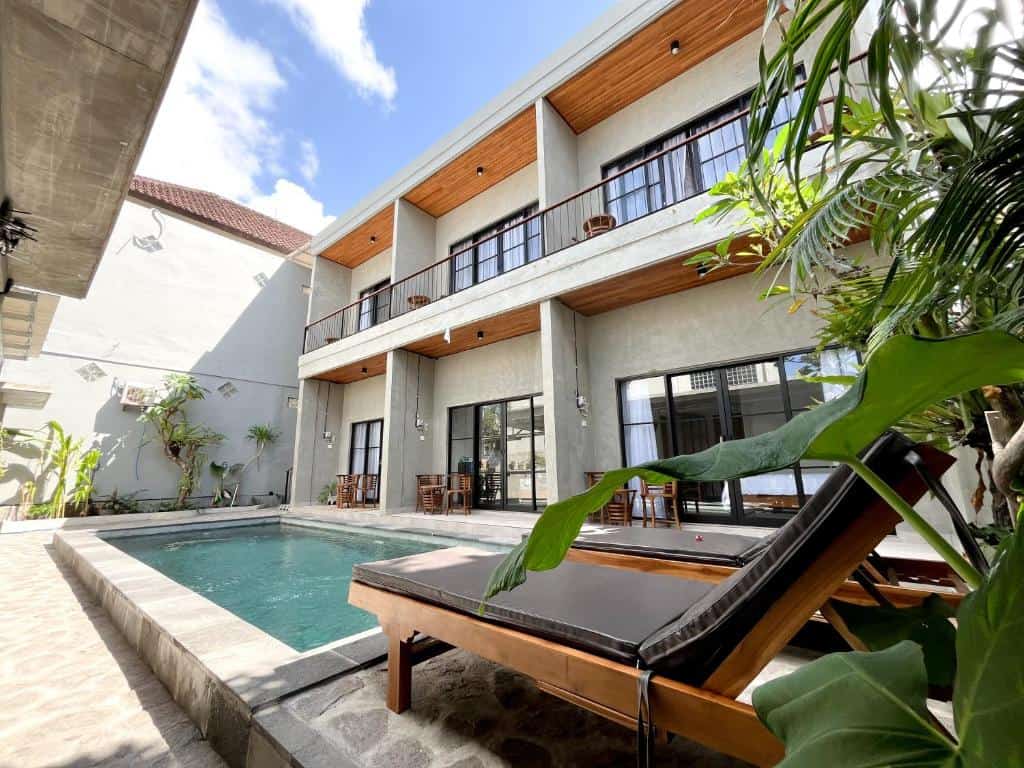 adi surya guest house