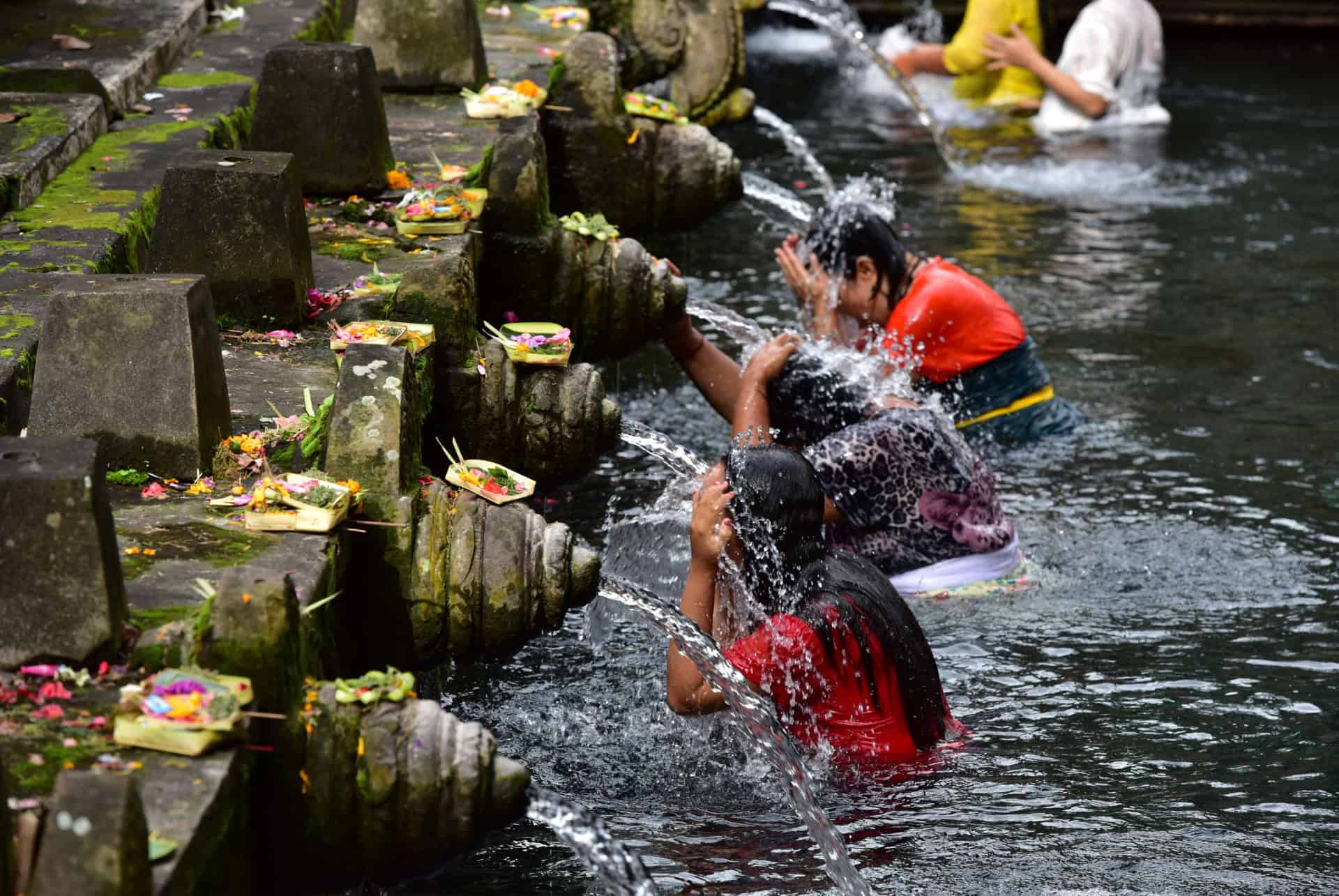 rituels tirta empul taman werdhi budaya art centre bali en 5 jours 
