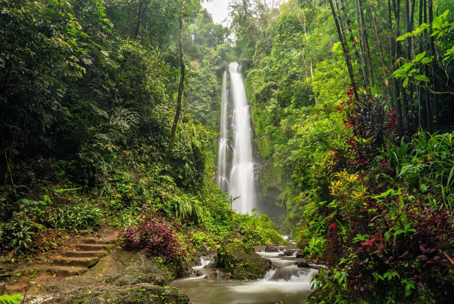La cascade de Munduk
