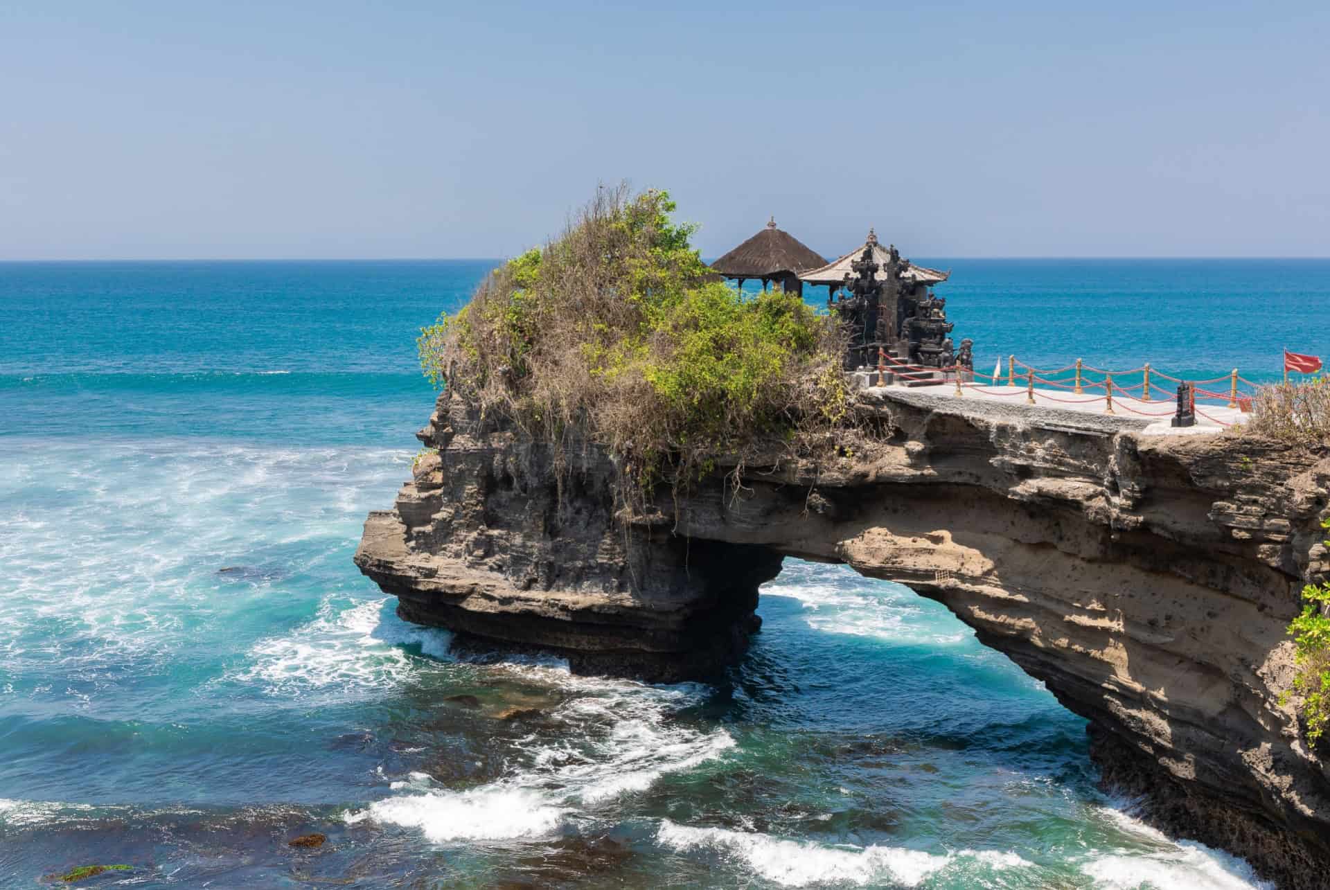 pura batu bolong