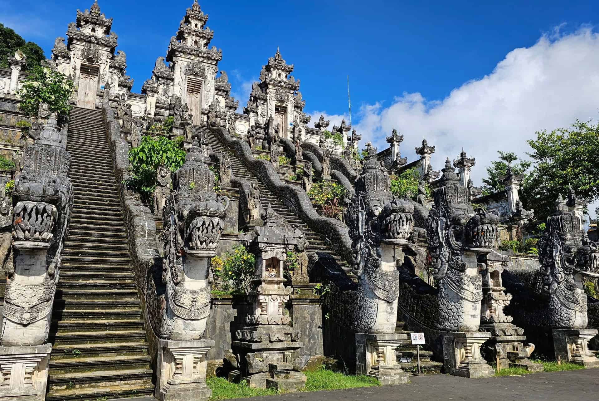 temple pura penataran lempuyang