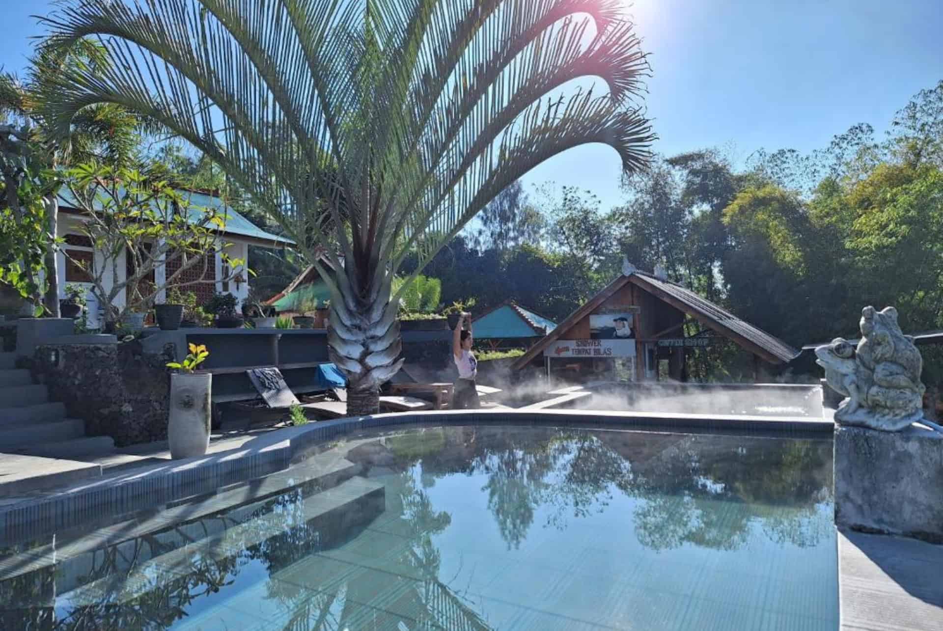 black lava hostel piscine