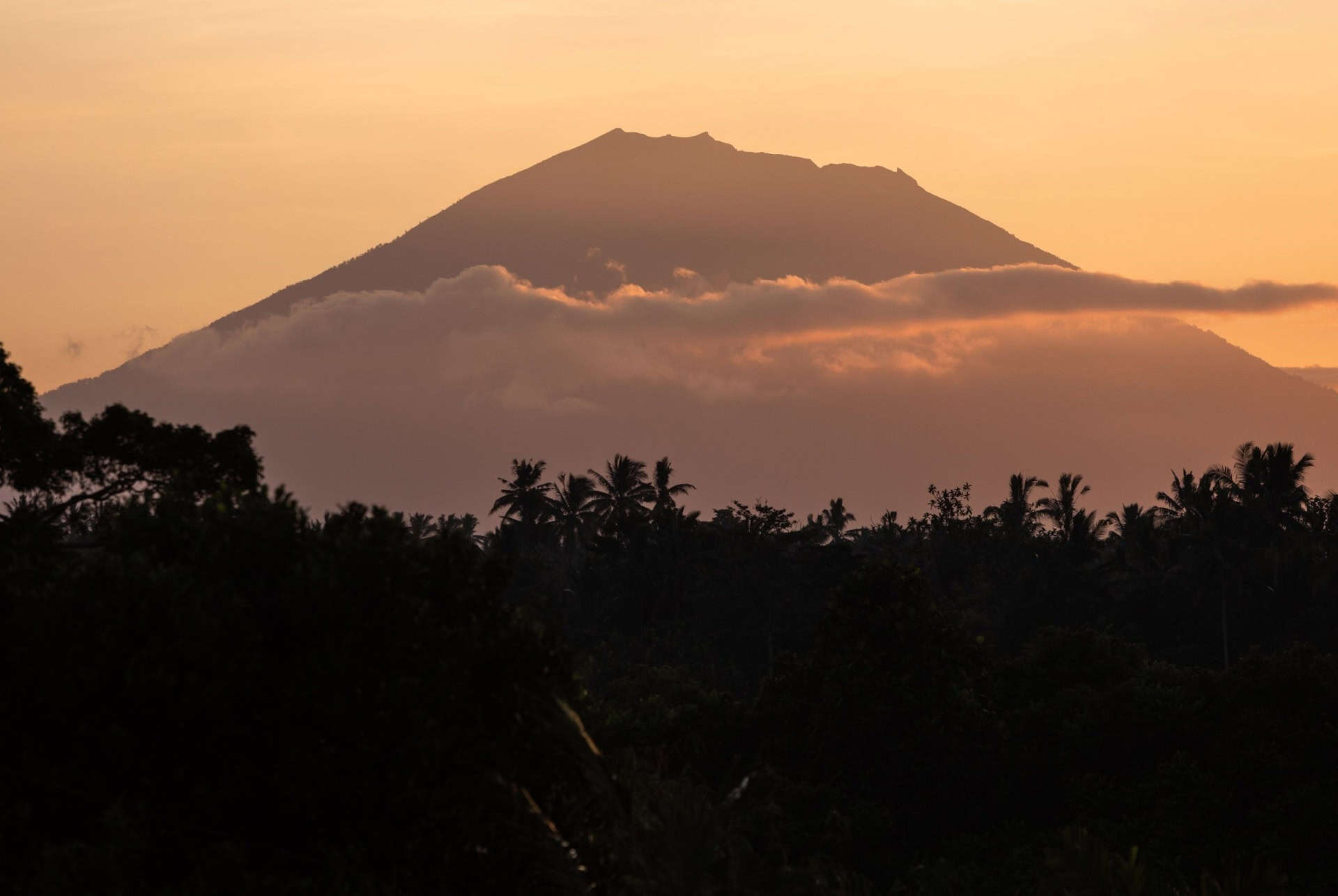 lever de soleil mont agung
