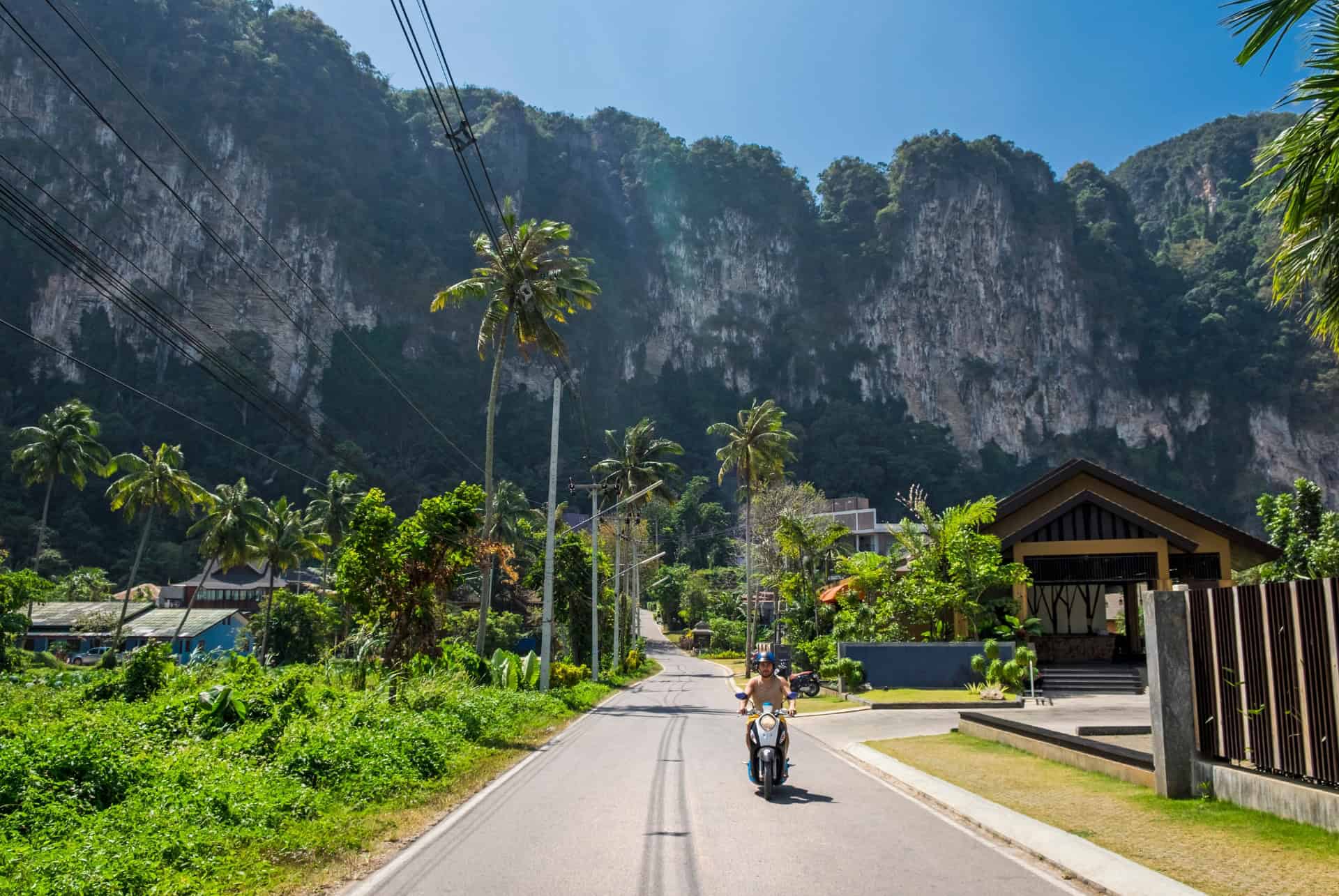 scooter bali