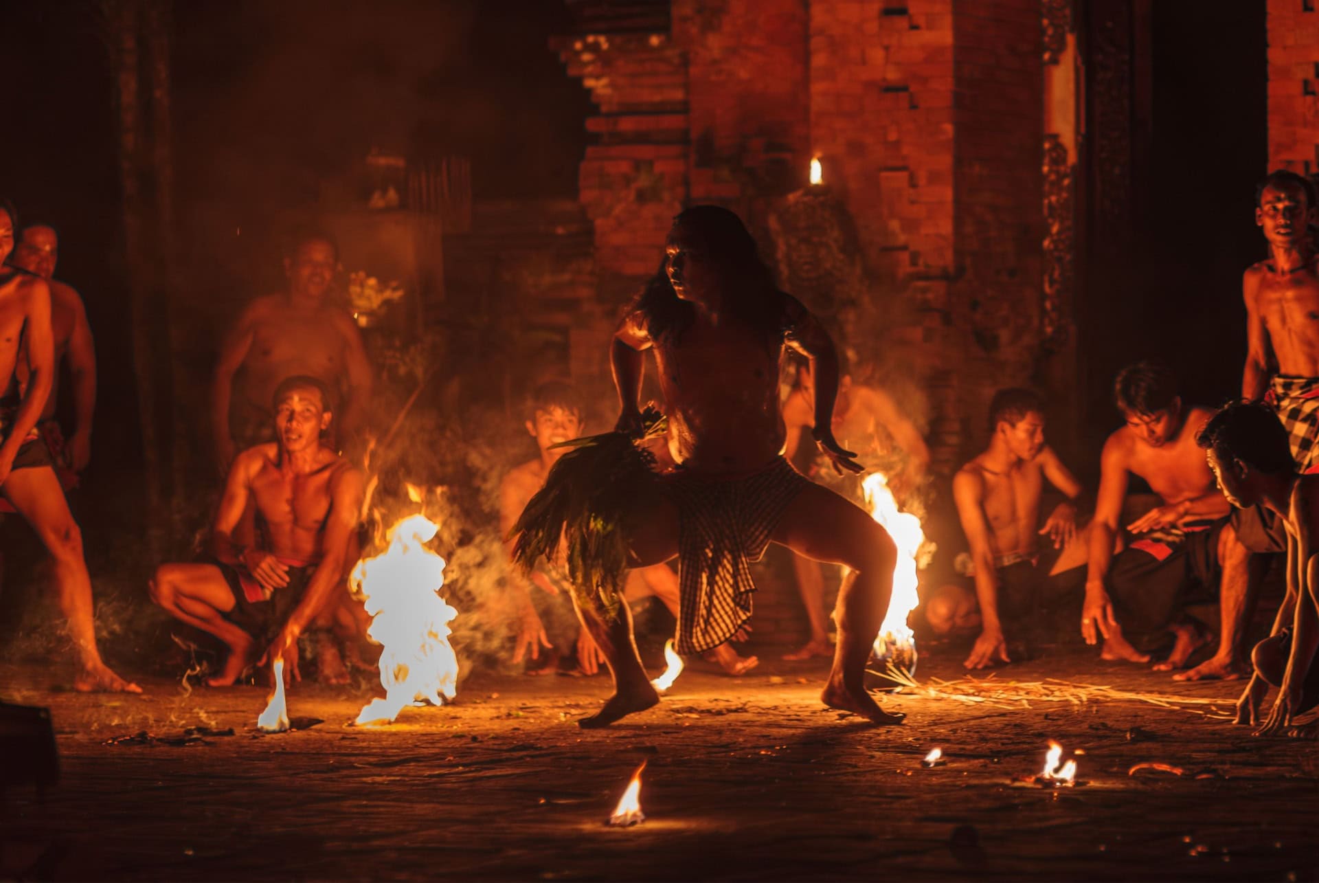 spectacle kecak tanah lot