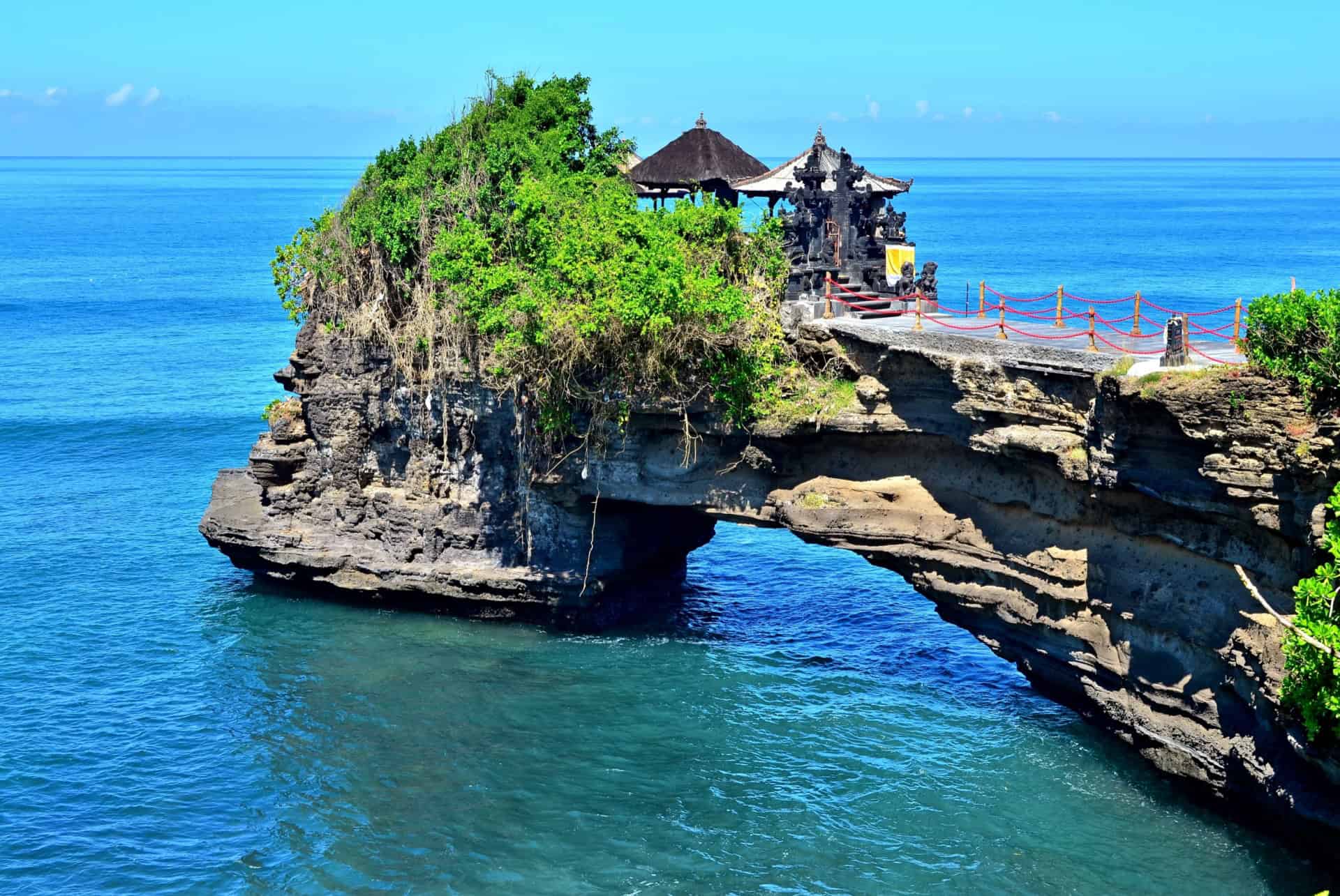 pura batu bolong