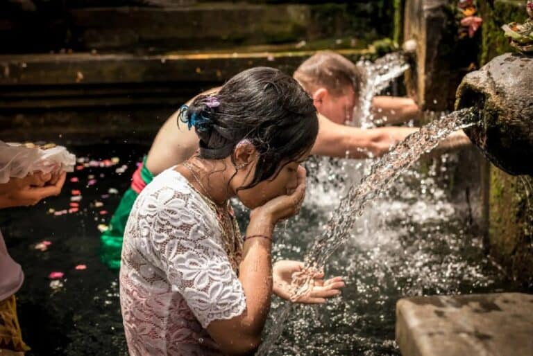 Visite des cascades, du temple de l’eau et des rizières