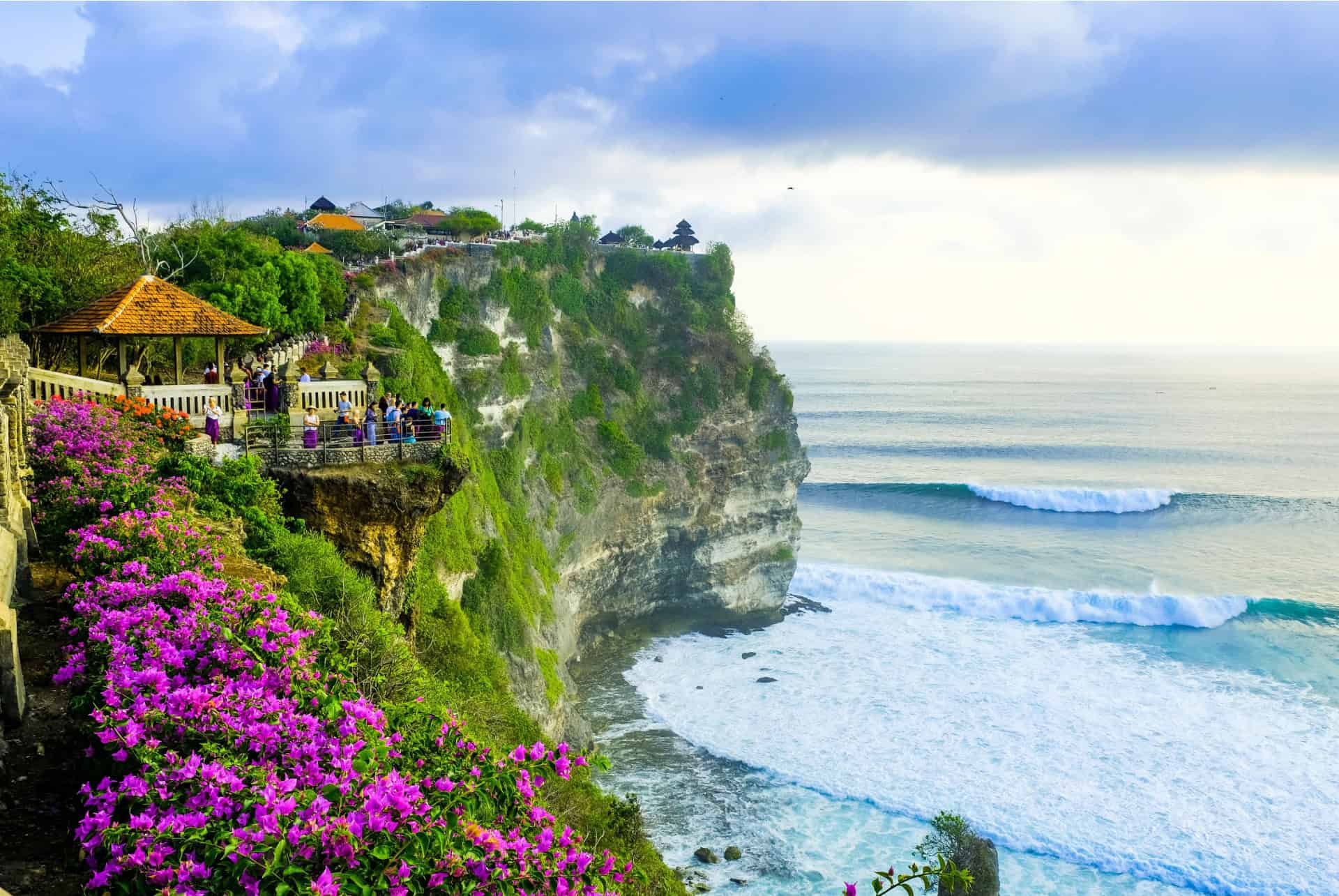 chemin vers temple d'uluwatu