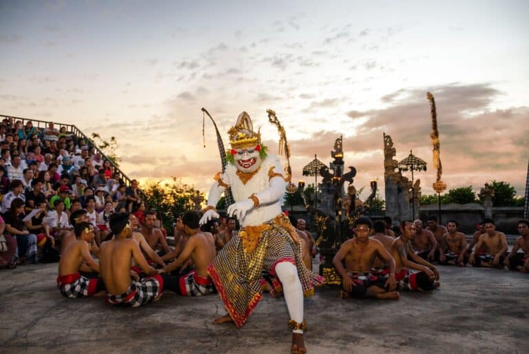 Temple d'Uluwatu : billet d'entrée et spectacle de danse Kecak