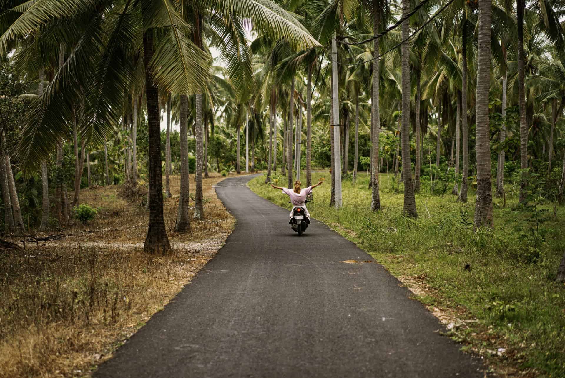iles nusa depuis bali scooter