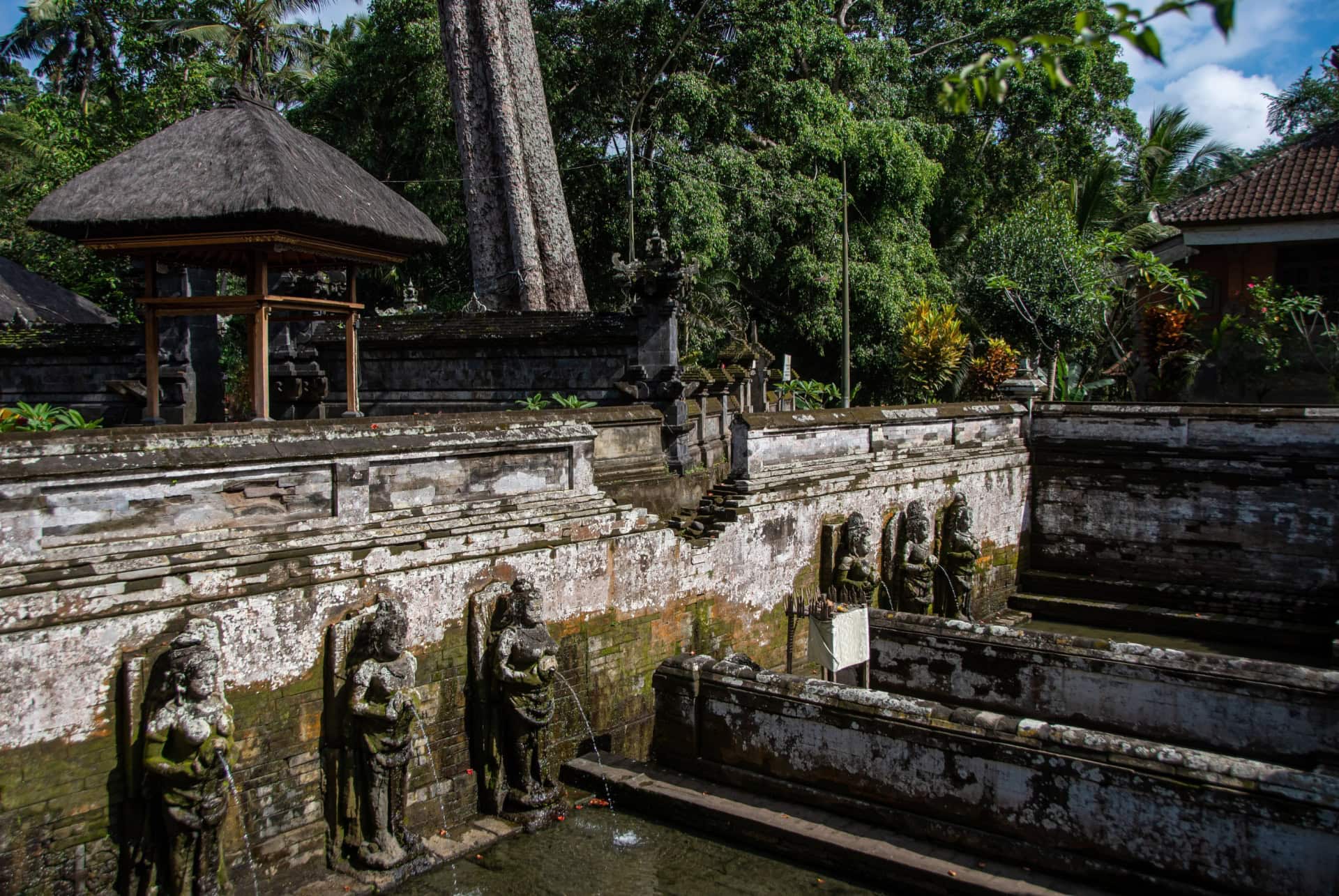 fontaines temple goa gajah