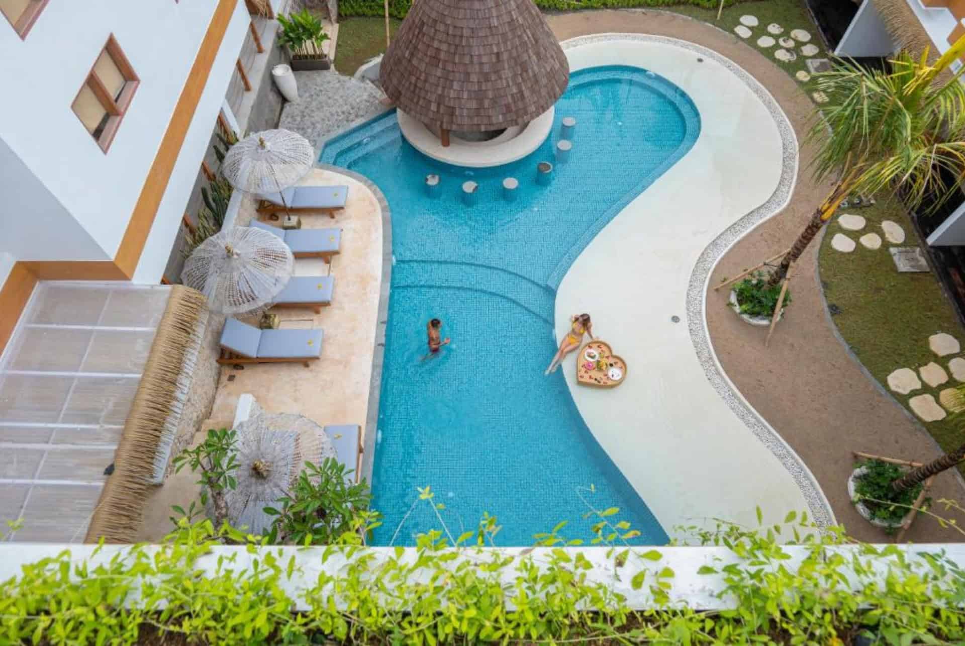 roomates beach hostel roomates beach hostel